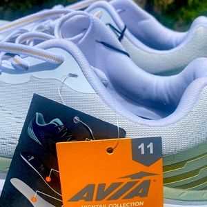 Women’s running shoes new